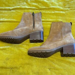 New tan suede Cate inside zip booties 8